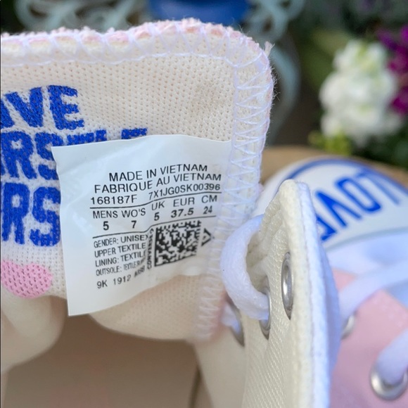 💙New “LOVE FEARLESSLY” Pink & White Converse 7.5 - Picture 16 of 16